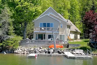 Image de Large home on the Up's best lake! Sleeps 22! Boat to Young's Golf Course!