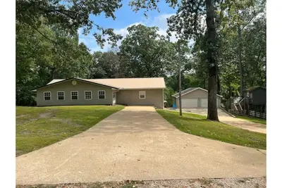 Image de Six bedroom lake house in Counce on Pickwick Lake with a boat slip included