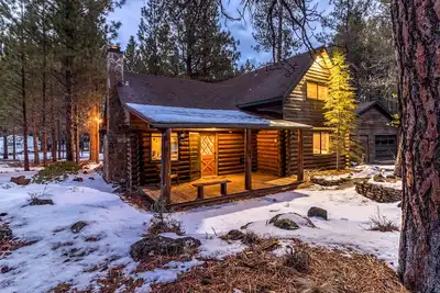 Image de Remodeled Sisters Cabin - Hot Tub - Dog Friendly!