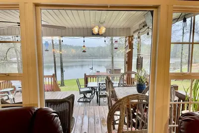 Image de Lakefront Escape with Excellent Fishing