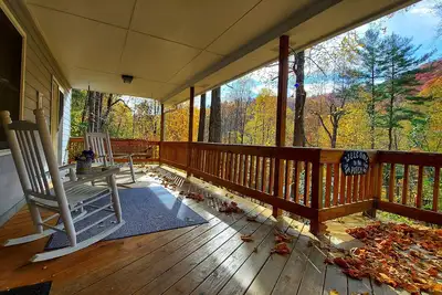 Image de Secluded, Mtn House w/ Mtn views, Creek Sounds, and hot tub