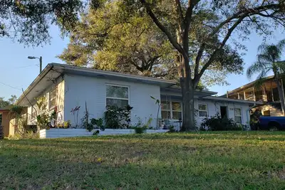 Image de 1955 House of the Rising Sun-Just over Bridge to Beach
