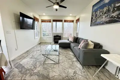 Image de Spacious 3400 sq ft 6 bedroom Hatzic Mission Home