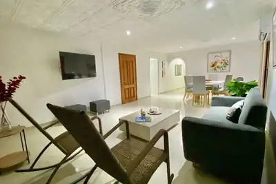 Image de Gorgeous Home Perfect Location Close to the Ocean