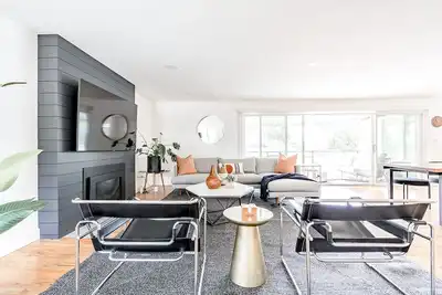Image de Zen 7-Br Paradise w/ Lake Views and Grape Garden