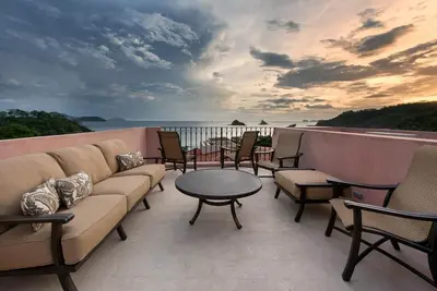 Image de Modern, colorful, and convenient home with private pool - At Las Catalinas