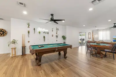 Image de Midtown 4br Home + Game Room & Fenced Yard
