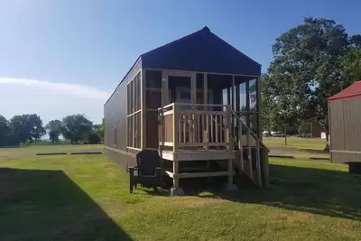 Image de Lake Texoma Lakefront Cabin - South of the Border