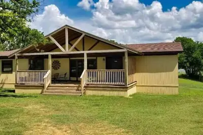 Image de Lake Texoma Lakeside Cottage