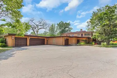 Image de Spacious family size home with indoor pool