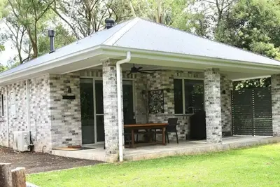 Image de Self Contained Cottage in Bowral with Fireplace