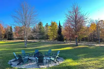 Image de Serene 3-bed Vt retreat w/ firepit: ski, snowmobile, Atv, and hike near Jay Peak