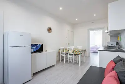 Image de Florence Bright & Quiet Flat