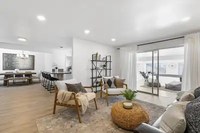 Image de Wow! Modern! New Everything!