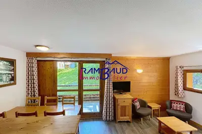 Image de 3 pièces*** - 6 couchages - Piscine - Parking couvert