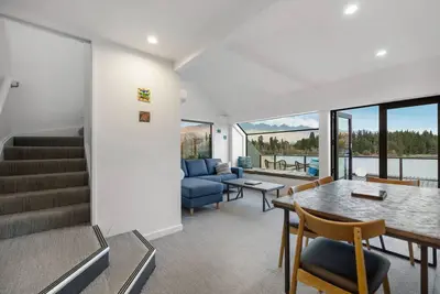 Image de Lodges 11 - Lake views and close to town