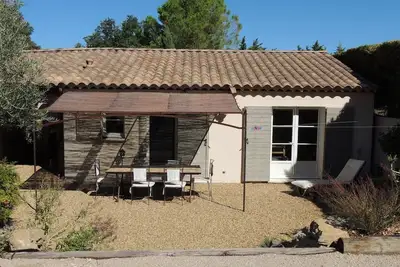 Image de Jolie maison de vacances près du centre de Buisson