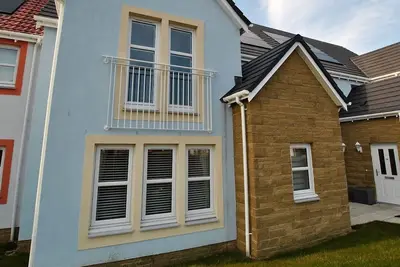 Image de Maeyar-contemporary apartment in coastal village