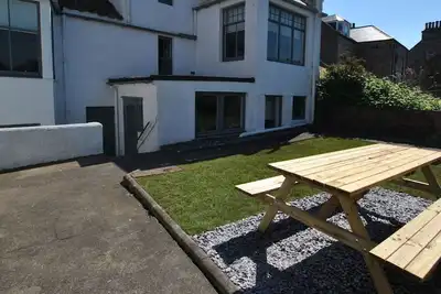 Image de Carstairs House- fabulous family home by the sea