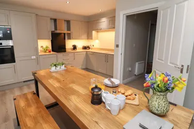 Image de Aurora, family friendly, with a garden in Whitby