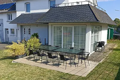 Image de Vacation home for up to 13 people 5 bedrooms fenced garden