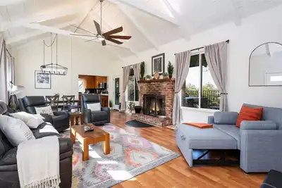 Image de Buckeye Bungalow w hot tub/firepit/views! Pet Friendly!