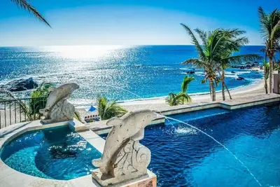 Image de Beautiful Beachfront Villa with Private Transport