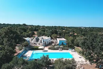 Magnificent Trulli Sleeping 15 With Huge 18 X 7 Infinity Pool