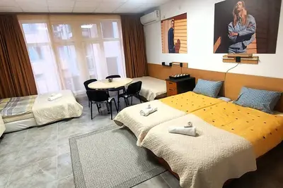 Image de Room for 4 guests \"Zory&Christo's place\"