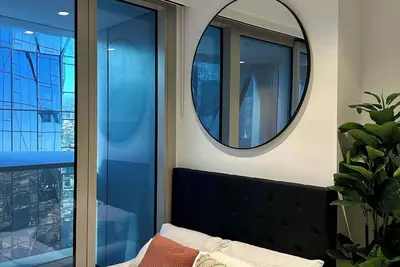 Image de A Comfy Apt Next to Southern Cross