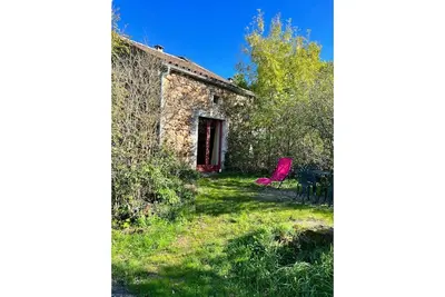 Image de Gite Chouette, Maison chaleureuse dans un cadre verdoyant