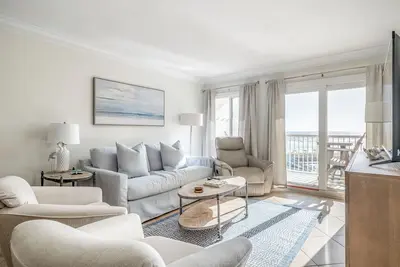 Image de Wonderful Beachfront Condo with Stunning Gulf Views of The Emerald Coast(415)