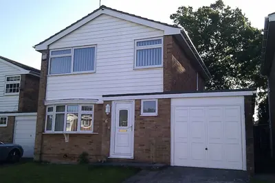 Image de Fully furnished 3 Bedroom family home with large child friendly enclosed garden.