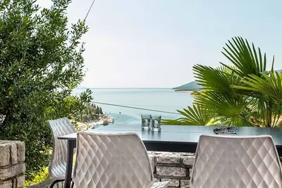 Image de Appartement d'une chambre avec la terrasse et la vue sur le mer Rabac, Labin (A-3015-f)