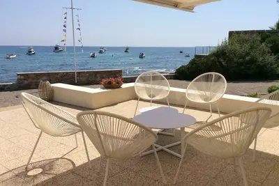 Image de Villa sur la mer, les pieds dans l'eau