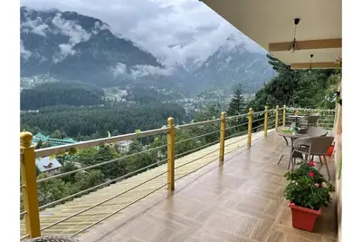 Image de Room w/ Insta-worthy Views | Olive Manali Cottage
