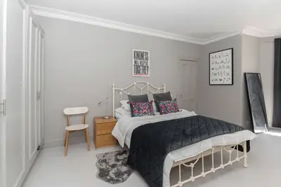 Image de Beautiful 2bd Flat in Haymarket, Edinburgh