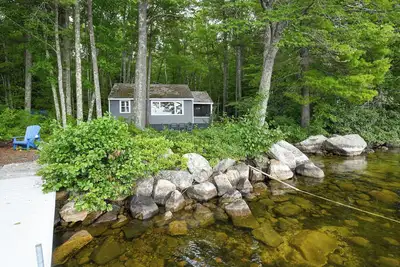 Image de **Spring Special** Charming pet-friendly camp on peaceful Panther Pond!