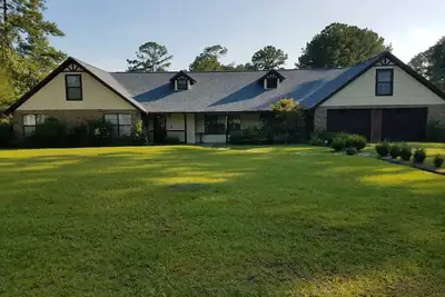 Image de Lake Home Retreat near Hilton Head Island and Sav. Ga