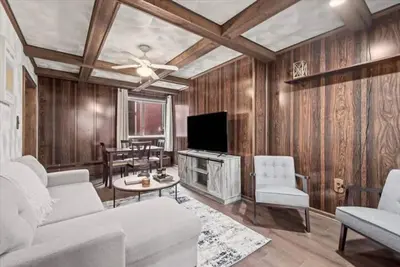 Image de 💜Lawrenceville Loft off Butler - Top Floor & Bespoke Woodwork💜