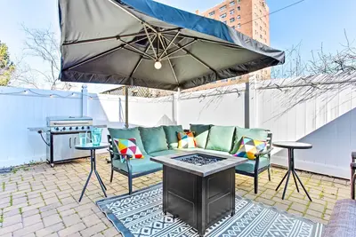 Image de Bayonne Townhome 9 Mi to New York City!