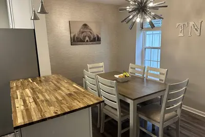 Image de Cozy Townhome In Downtown Sevierville! Near Dlywod! Avoid Traffic :)
