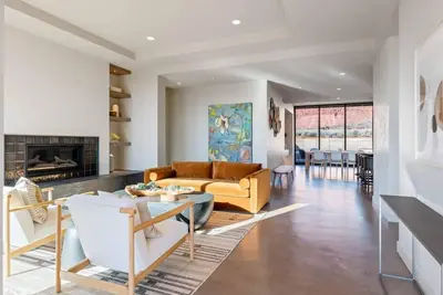 Image de Modern Luxury Desert Home w/Pool