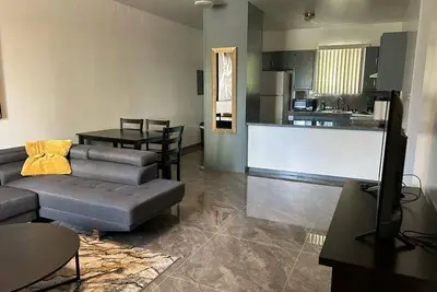 Image de Newly renovated 2bdr/1bath