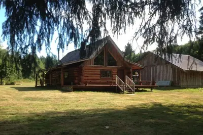 Image de Charming, Rustic Log Home on Edge of South Fork River
