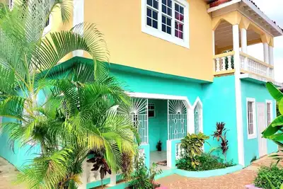 Image de Your colorful Villa Anita in Orange Bay, Ja. A place for families and friends.