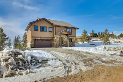 Image de ~ 3 Mi to Granby Ranch: Spacious Cabin Home!