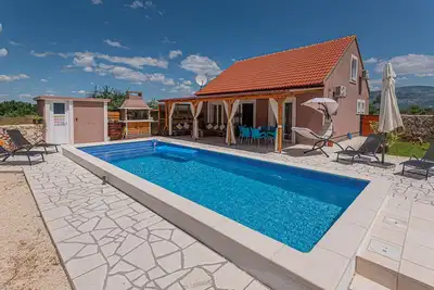 Image de Belle maison Ă Kaocine - Miljevci