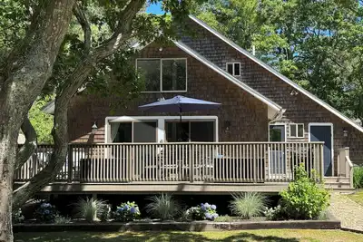 Image de Modern Edgartown home central to Mv town centers and beaches!