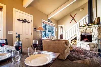 3 Bd Downtown Ketchum Ski Condo - Near Ski Lifts!